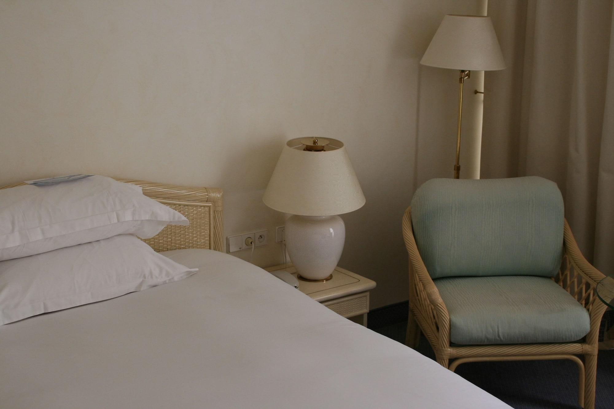 Vichy Célestins Spa Hôtel Exterior foto A bedroom at the hotel