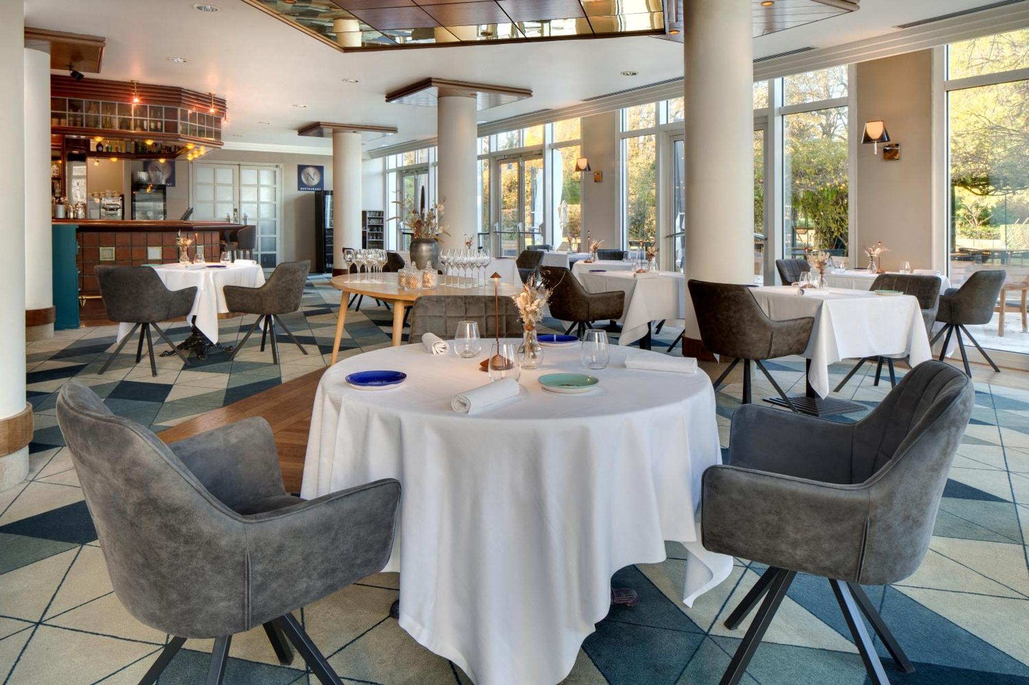 Vichy Célestins Spa Hôtel Exterior foto Restaurant "La Table du Cèdre"
