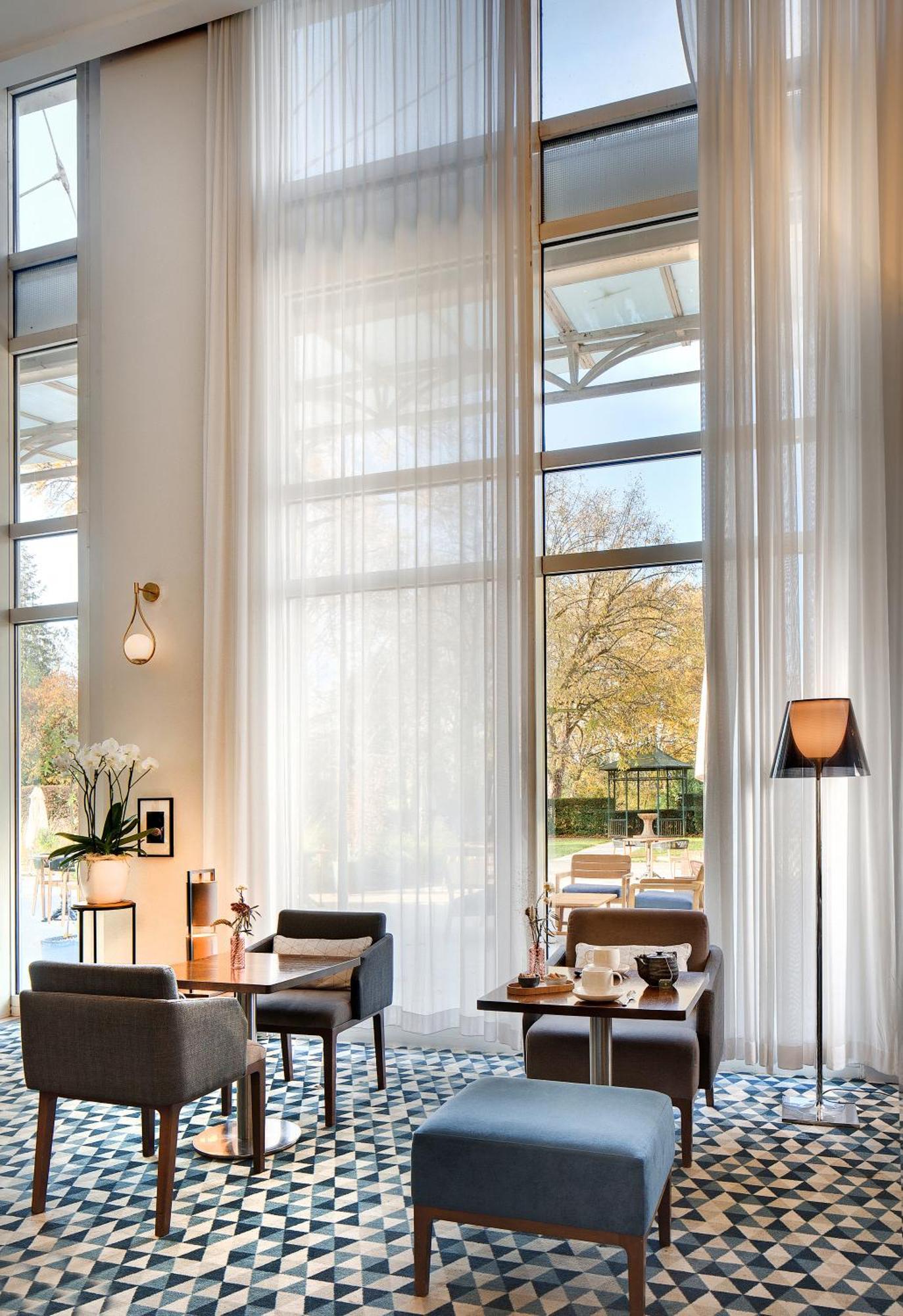 Vichy Célestins Spa Hôtel Exterior foto A sheer curtain