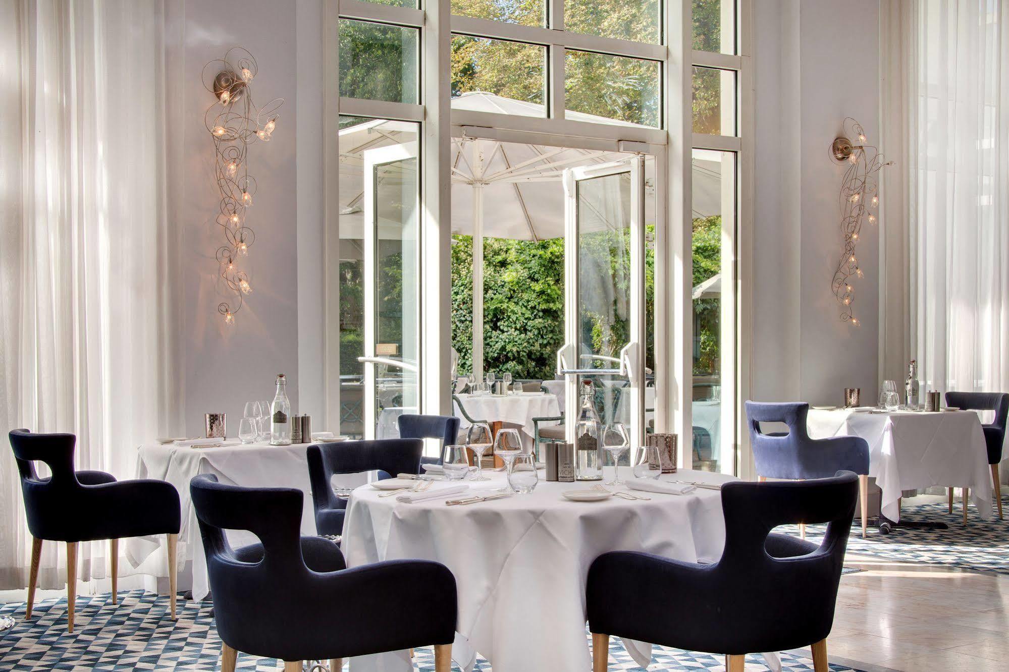 Vichy Célestins Spa Hôtel Exterior foto The interior of the restaurant